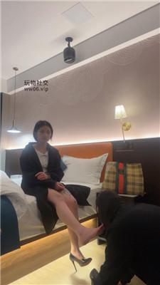 【小凤梨】骑脖坐脸/跪舔脏鞋玉足 bf48421