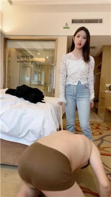 【小凤梨】跪舔原味玉足/藤条狠抽 bf48655