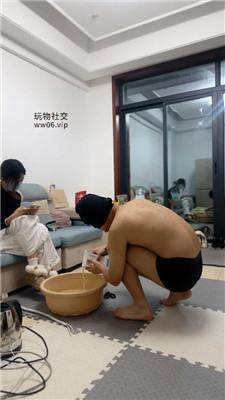 【长沙俱乐部】下跪伺候素人小姐姐沐足 JS250104-28