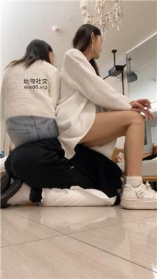 【小凤梨】双S-小白鞋白袜轮流踢踹虐打 JS250112-54