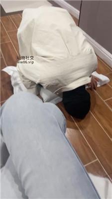 【小凤梨】磕头求主人用小白鞋虐我 JS250114-19