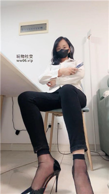 【小妮】黑短丝羞辱    250115-15