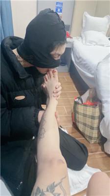 【小凤梨】纹身小主的脚奴 JS250123-2