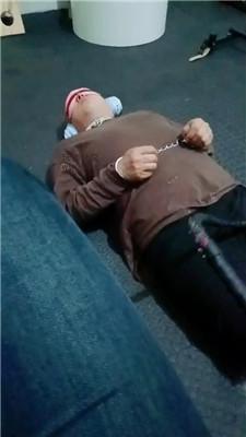 【九创双主团】手铐脚镣捆绑虐继父奴 JS250213-13