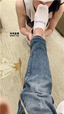 【宇王】小母狗舔脚 JS250311-8