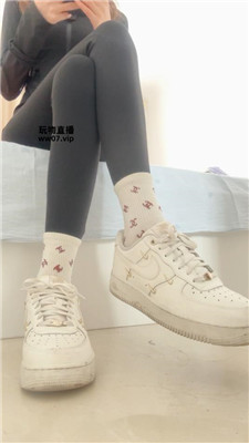 【酒鸽】瑜伽裤白袜白鞋    250314-13