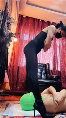 【冷颜】坐脸+加官窒息-吃厕纸 JS250319-7