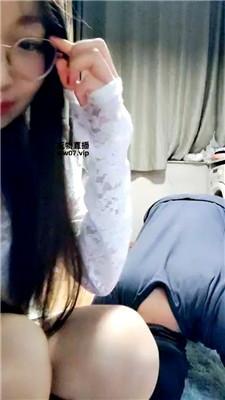 【林清雅】脏鞋踩踏-人体烟灰缸 bf52360