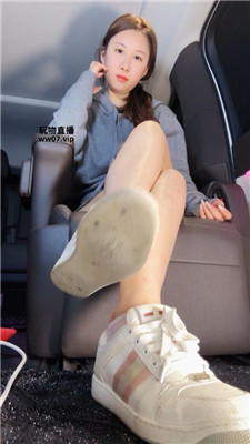 【辣辣姐】短白丝白鞋辱骂场    250419-10