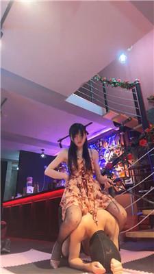 【伊晨】女王的威严-把奴吊起来虐 bf54187