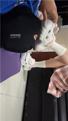 【大雪球】JK小主脚丫踩喂食 JS250609-26