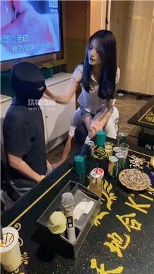 【香芋朱朱】KTV-兄弟两找陪酒小妹虐自己【双视角版】 bf55753