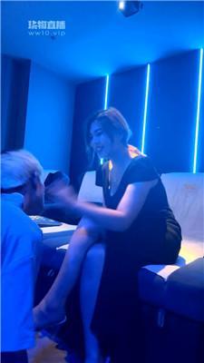 【九月】花钱做美女按摩技师的奴 bf56216