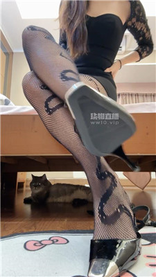 【璐璐】狗子上贡的丝袜    250813-11