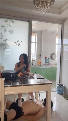 【文主】桌底伺候主人 JS250825-11