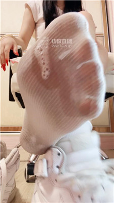 【姜琦琦】小白鞋冰冰袜    250904-13