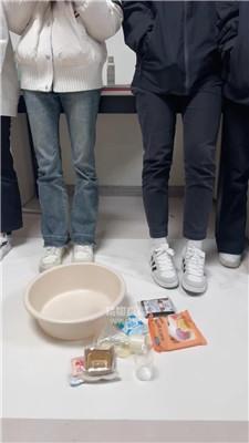 【足彩馆】超多学生妹踩踏喂食 JS251005-40