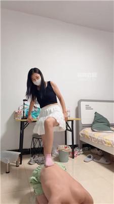 【千野大人】粉棉袜踩-骑马胯下辱 JS251009-10