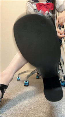 【秋黎】鞋底白丝裸足    251012-19