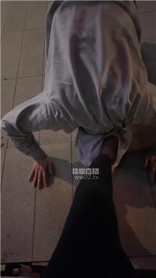 【云依】户外逮住偷拍狂 JS251022-17