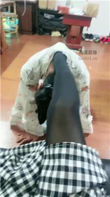 【在线制作】黑丝脚玩卑微太监 JS251111-7