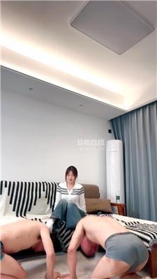 【小琼】健身女神虐打兄弟奴【双视角版】 JS251119-25