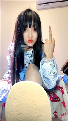 【秋黎】吸香水献全家乳母    251121-30