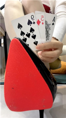 【柠萌小主】圣诞扑克游戏    251225-14