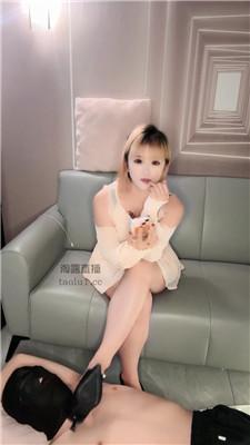 【七喜】高跟玉足踩地毯奴 JS260108-17