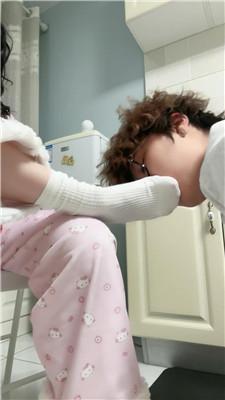 【苏明玥】妹妹白袜羞辱-高跟踩踏 bf60736