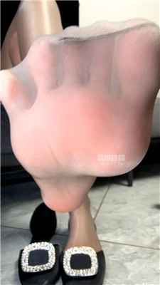 【酒鸽】高清超近距离玉足    260201-7