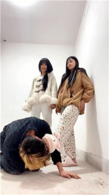 【九月】双S-精神小妹楼道处刑 JS260303-24