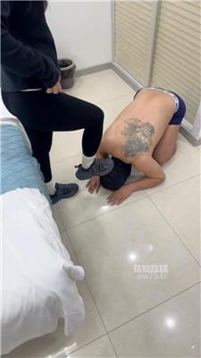 【77夫妻】情侣主白袜玩纹身哥 JS260318-18